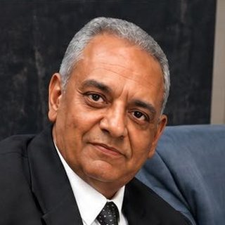 الأستاذ عمر كمال محمود العزيزي